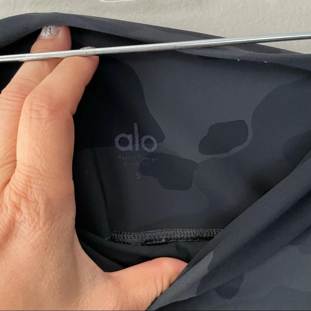 Alo yoga camo leggings